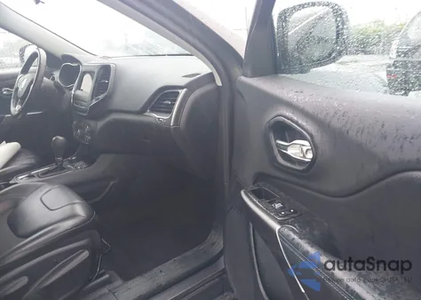 2019 Jeep Cherokee Latitude Plus z USA, uszkodzony, nr VIN 1C4PJMLB7KD195591